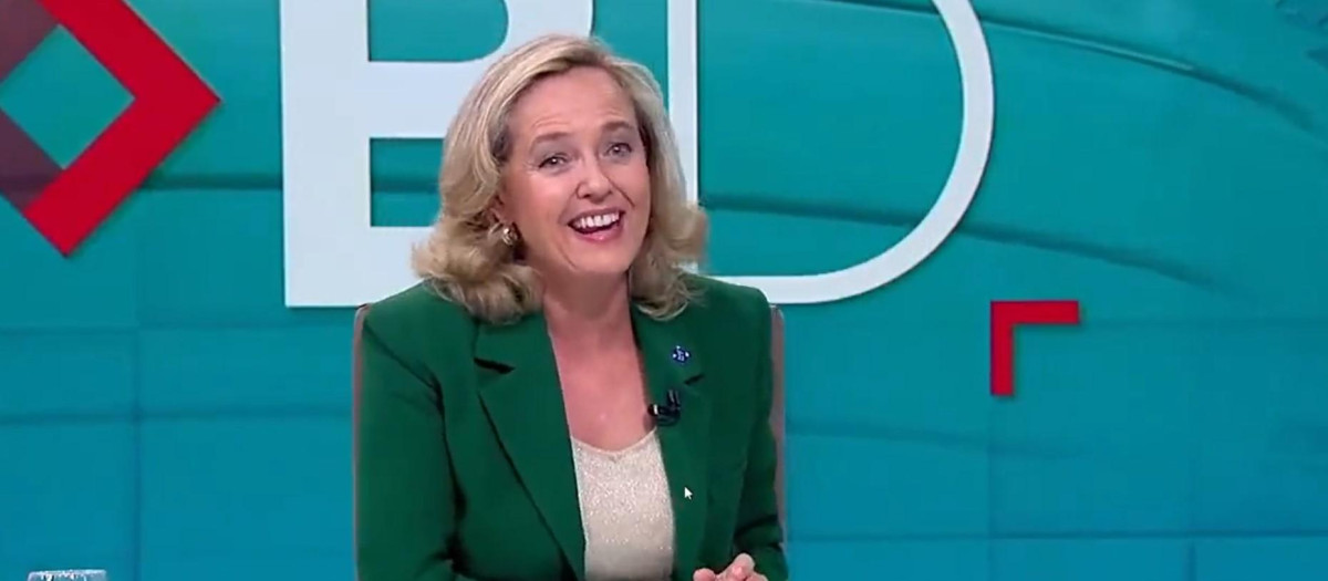 La ministra de Economía, Nadia Calviño, durante su entrevista en la TV gallega