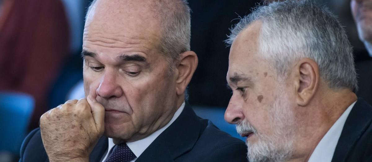 Los expresidentes Manuel Chaves y José Antonio Griñán, durante el juicio de los ERE