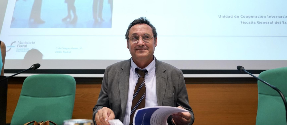 El Fiscal General del Estado, Álvaro García Ortiz, durante las jornadas, a 25 de septiembre de 2023, en Málaga, (Andalucía, España). El Fiscal General del Estado, Álvaro García Ortiz, atiende a los medios antes del comienzo de las Jornadas de la Red de fiscales especialistas en Cooperación Internacional. En el Rectorado de la UMA.
Álex Zea / Europa Press
25/9/2023