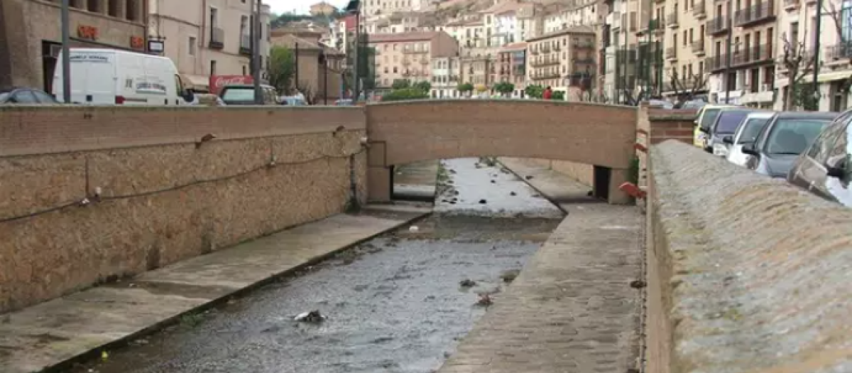 Cauce del río Queiles a su paso por Tarazona (Zaragoza)