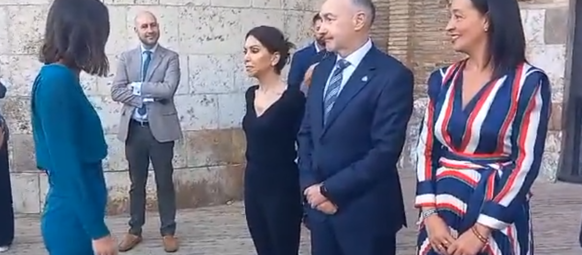 Tenso saludo institucional entre Montero y Fernández