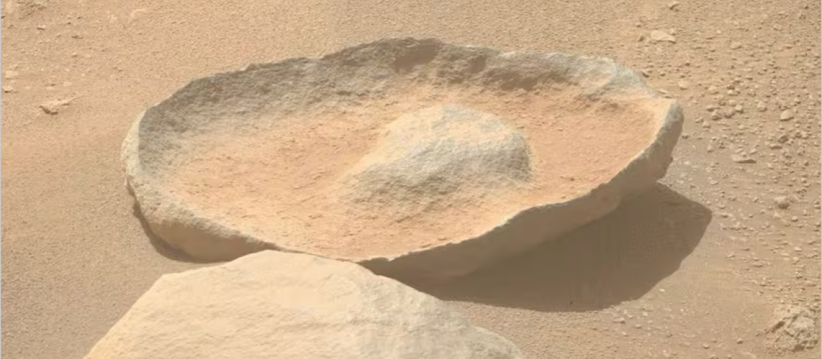 Imagen de la 'roca sombrero' de Marte