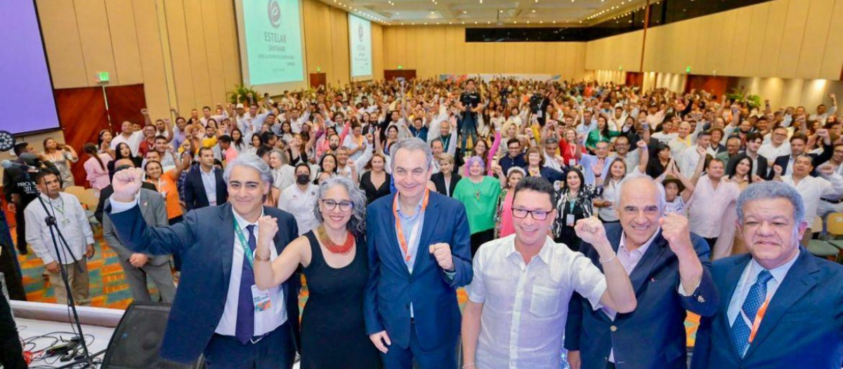 Rodríguez Zapatero en una imagen de archivo con el Grupo de Puebla