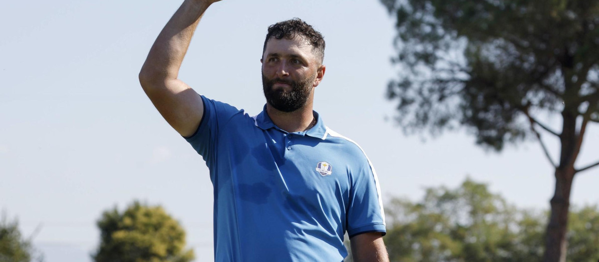 Jon Rahm celebra su victoria en la Ryder Cup de golf