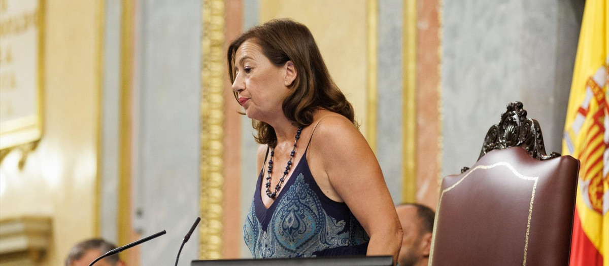 La presidenta del Congreso, Francina Armengol, durante la segunda votación de la investidura de Feijóo