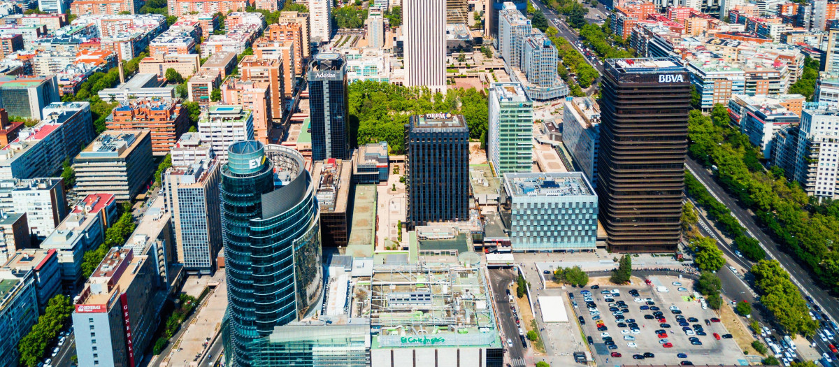 Vista aérea de parte del Paseo de la Castellana, visto desde Nuevos Ministerios