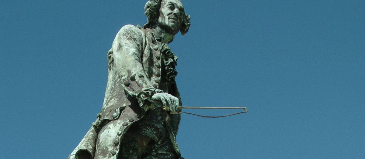 Estatua de Tartini en Piran, su ciudad natal