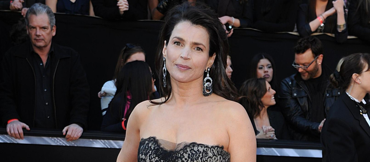 Actress Julia Ormond arriving at the 83rd Annual Academy Awards in Los Angeles, CA, USA on February 27, 2011