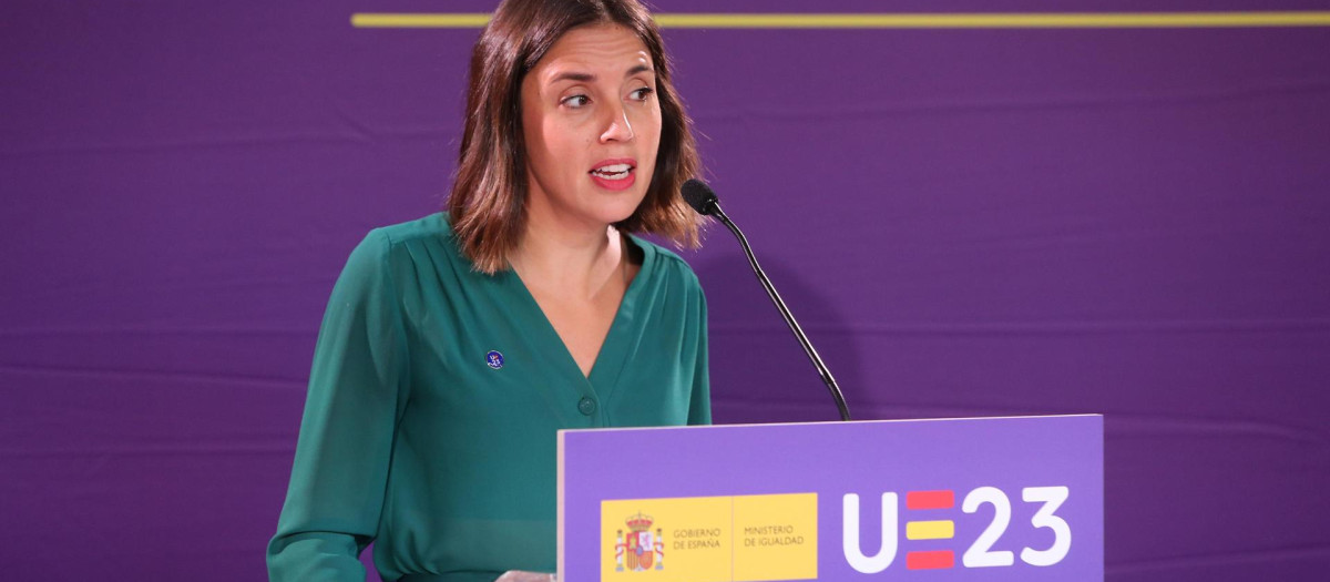 ZARAGOZA, 28/09/2023.- La ministra de Igualdad, Irene Montero interviene este jueves en Zaragoza en el evento de Alto Nivel 'La garantía efectiva de los Derechos Sexuales y Reproductivos en Europa', organizado por el Gobierno de España con motivo de la Presidencia Española del Consejo de Europa, en el que participan delegaciones europeas responsables de igualdad y Derechos Humanos para hablar de derechos reproductivos, aborto o educación sexual. EFE/Javier Cebollada
