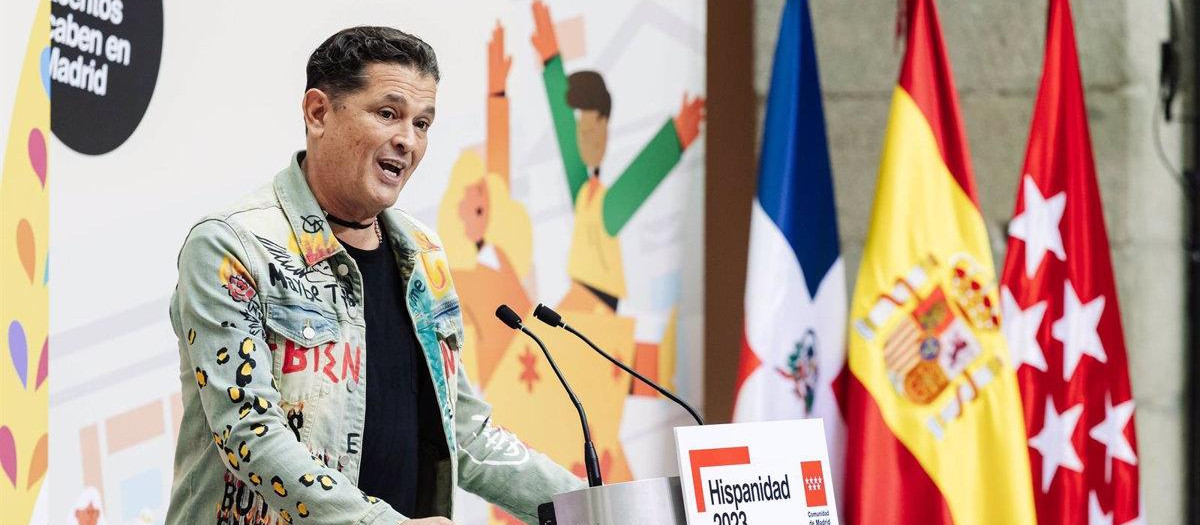El cantante colombiano Carlos Vives durante la presentación de la programación de Hispanidad 2023