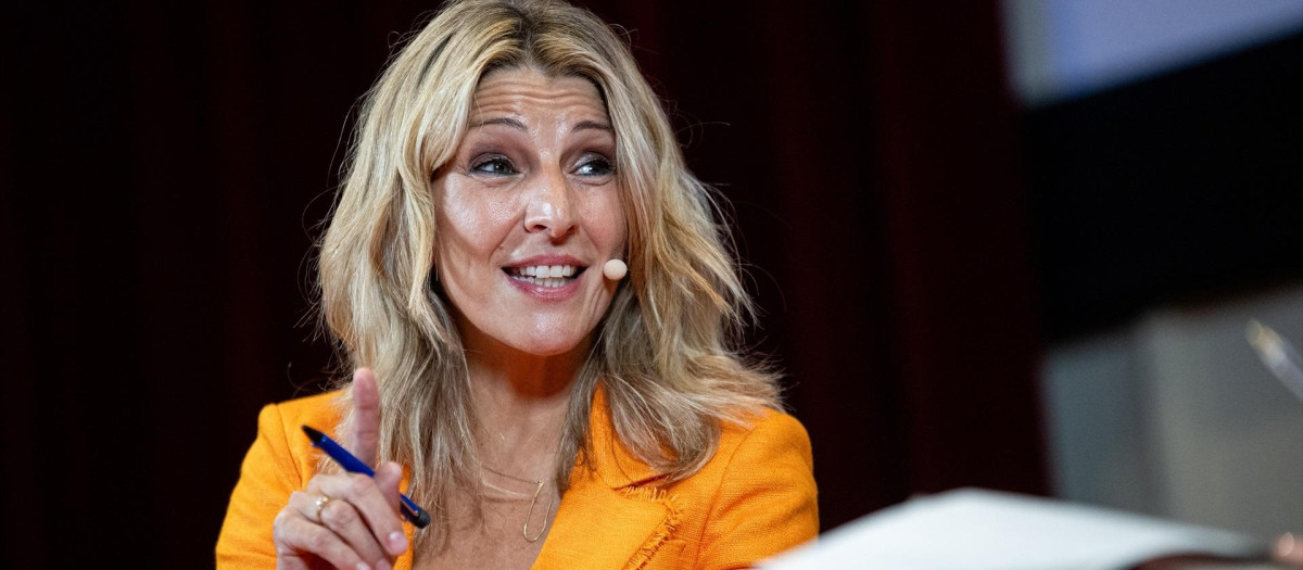 La líder de Sumar, vicepresidenta y ministra de Trabajo en funciones, Yolanda Díaz, participa en un foro del Club Vanguardia, en el Colegio de Abogados, a 5 de octubre de 2023, en Barcelona, Catalunya (España). El Club Vanguardia es el club de los suscriptores y beneficiarios de los medios ‘La Vanguardia’, ‘Mundo Deportivo’ e ‘Historia y Vida’.
05 OCTUBRE 2023;VANGUARDIA;CLUB;FORO;DEBATE;SUSCRIPTORES;BENEFICIARIOS;MEDIOS
Lorena Sopêna / Europa Press
05/10/2023