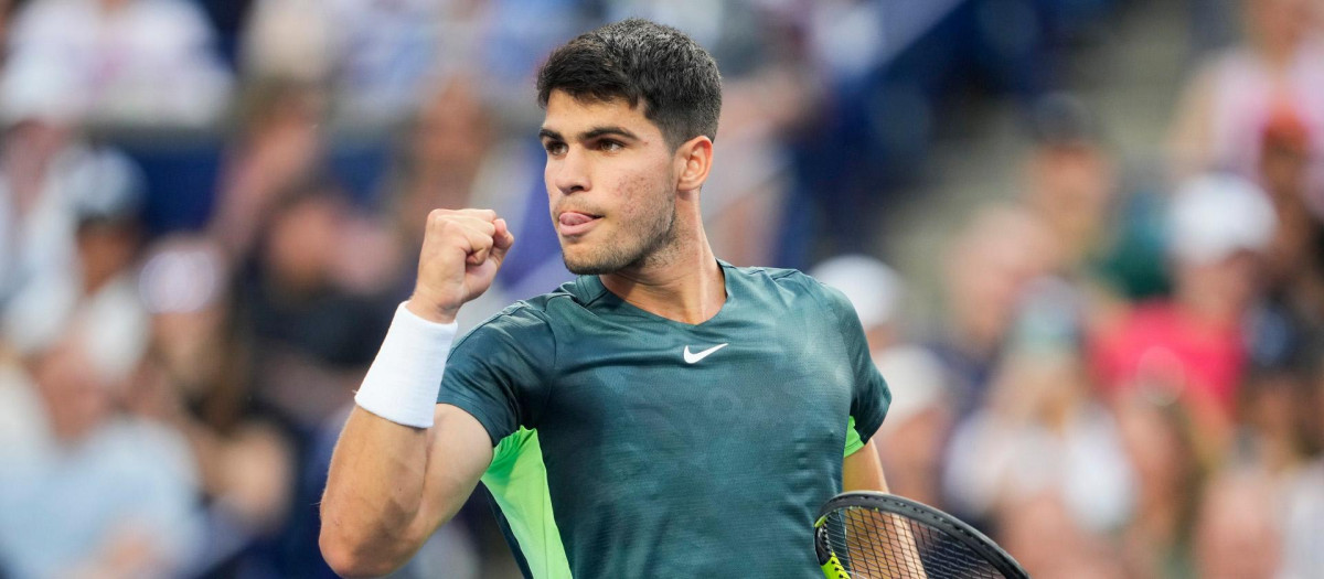 Carlos Alcaraz celebrando un punto en el torneo de Toronto 2023