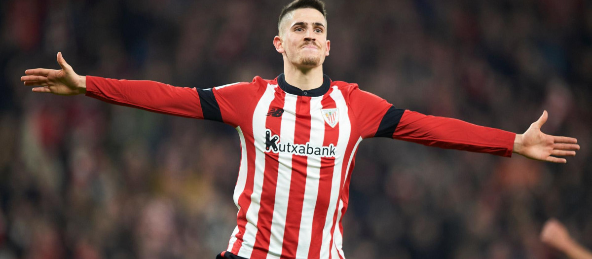 Oihan Sancet celebra un gol con el Athletic Club de Bilbao durante un partido de liga