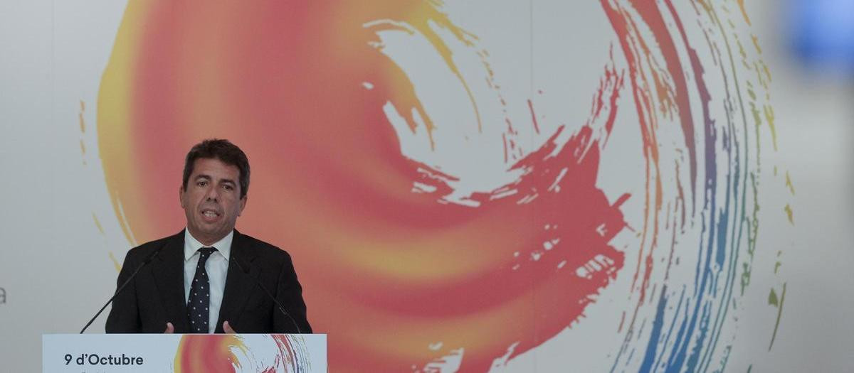 El presidente de la Generalitat, Carlos Mazón, en la presentación del cartel oficial del 9 de
Octubre.