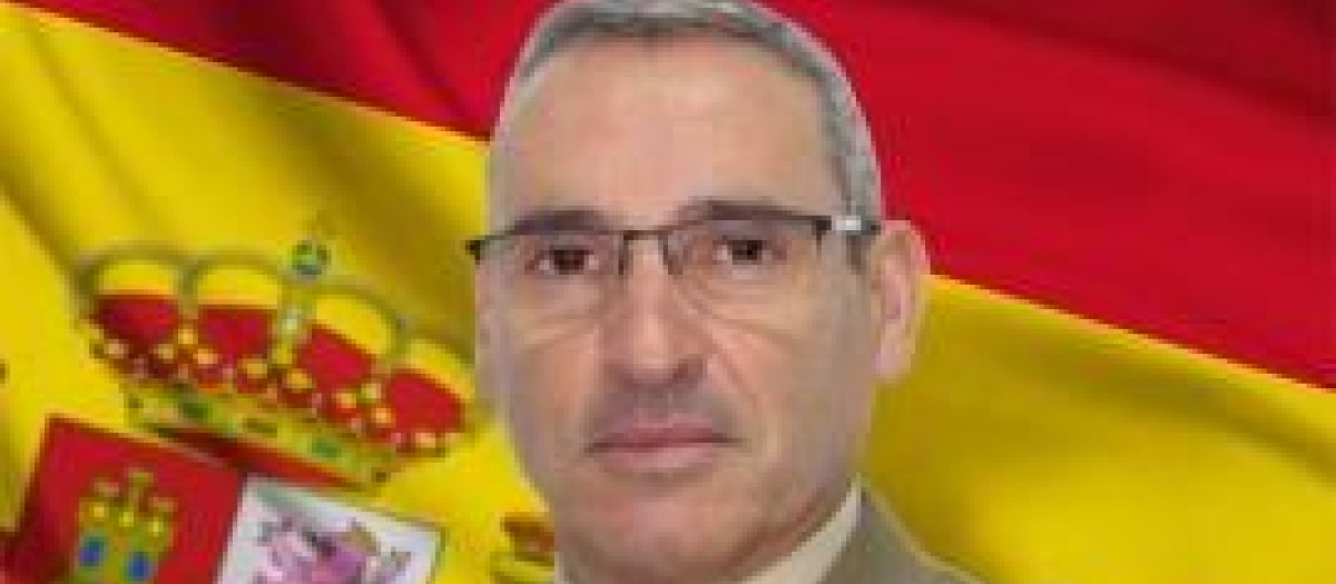 Fotografía oficial del coronel Vázquez