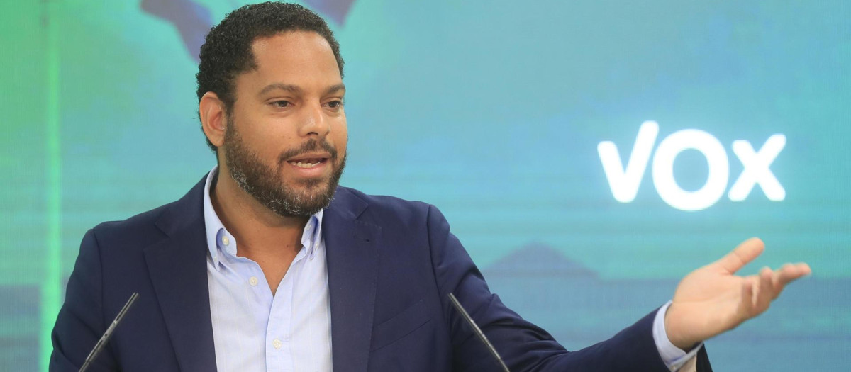 El secretario general de Vox, Ignacio Garriga, ofrece una rueda de prensa tras la reunión del Comité de Acción Política de Vox