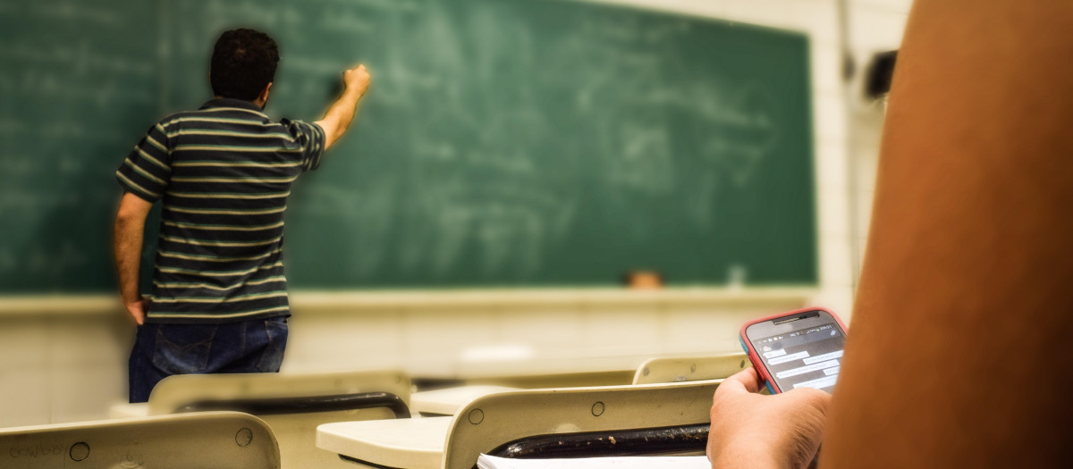 Un profesor de valenciano ha enviado un email abroncando a los padres que han escogido dejar exentos a sus hijos de la asignatura