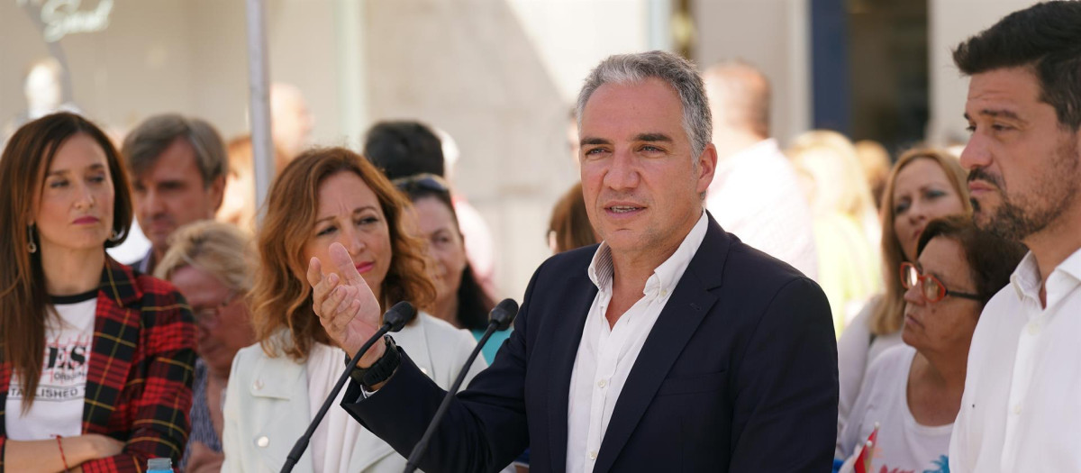 El coordinador general del PP, Elías Bendodo, en rueda de prensa
