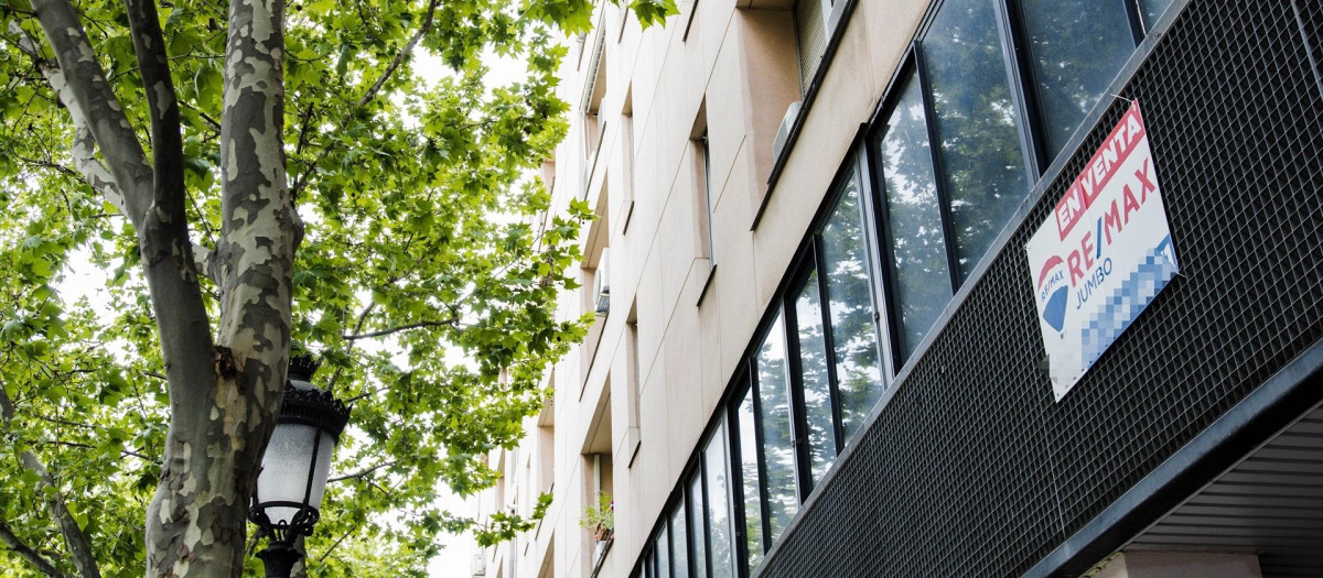 Rusos y ucranianos lideran la compra de vivienda en España por parte de extranjeros.