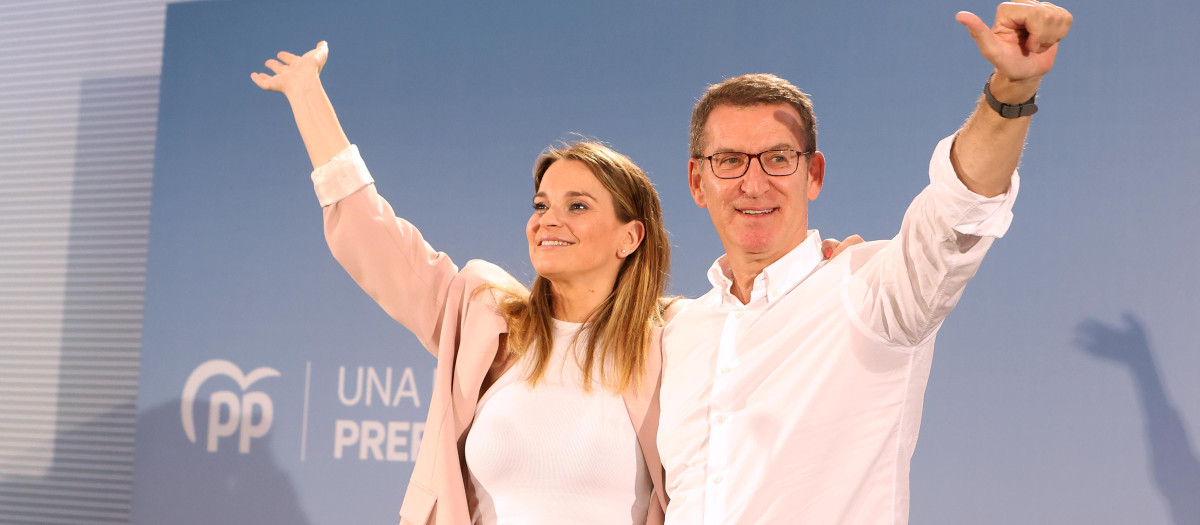 El presidente del Partido Popular, Alberto Núñez Feijóo, y la presidenta del PP de las Islas Baleares, Marga Prohens