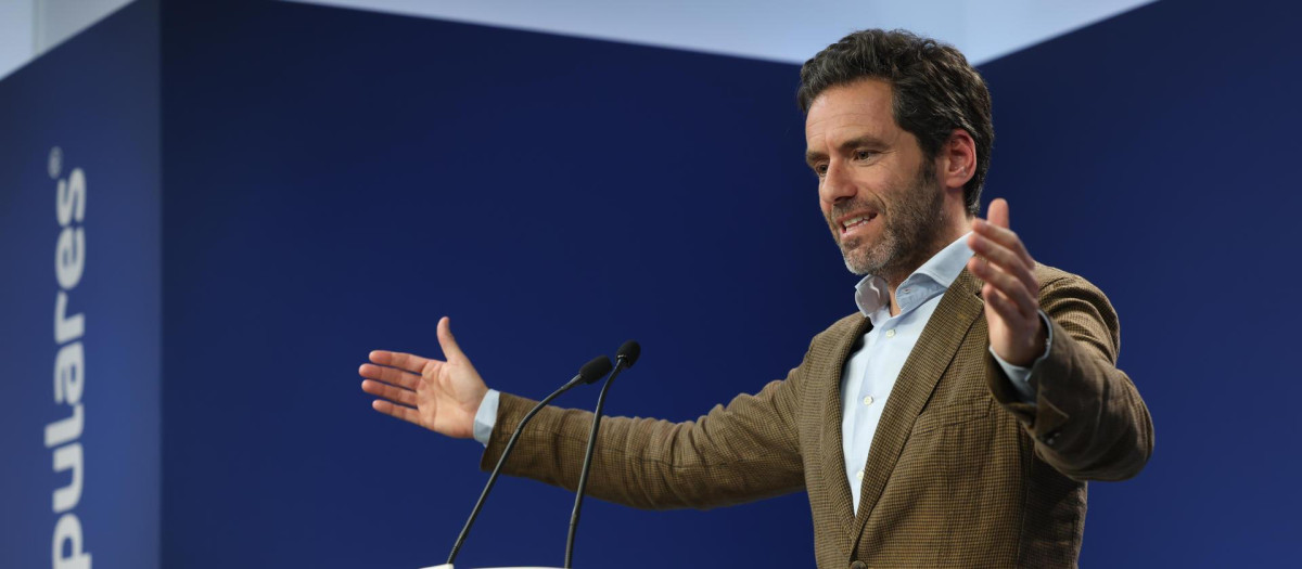 MADRID, 16/10/2023.- El dirigente del PP Borja Sémper en rueda de prensa tras la reunión del comité de dirección del partido, este lunes en Madrid. EFE/ Kiko Huesca