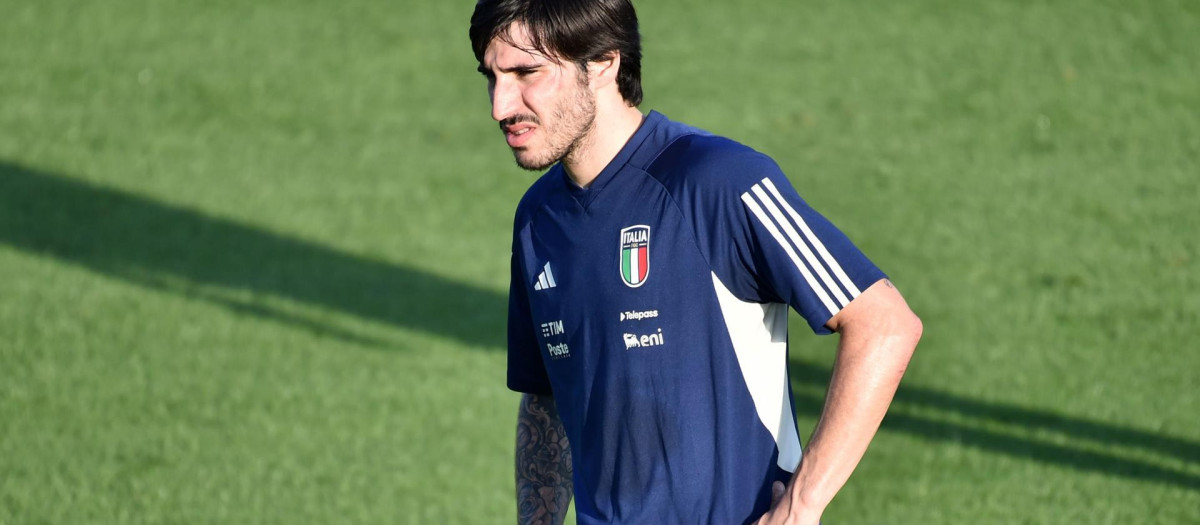Sandro Tonali, concentrado con la selección italiana antes de que saltara el escándalo de apuestas