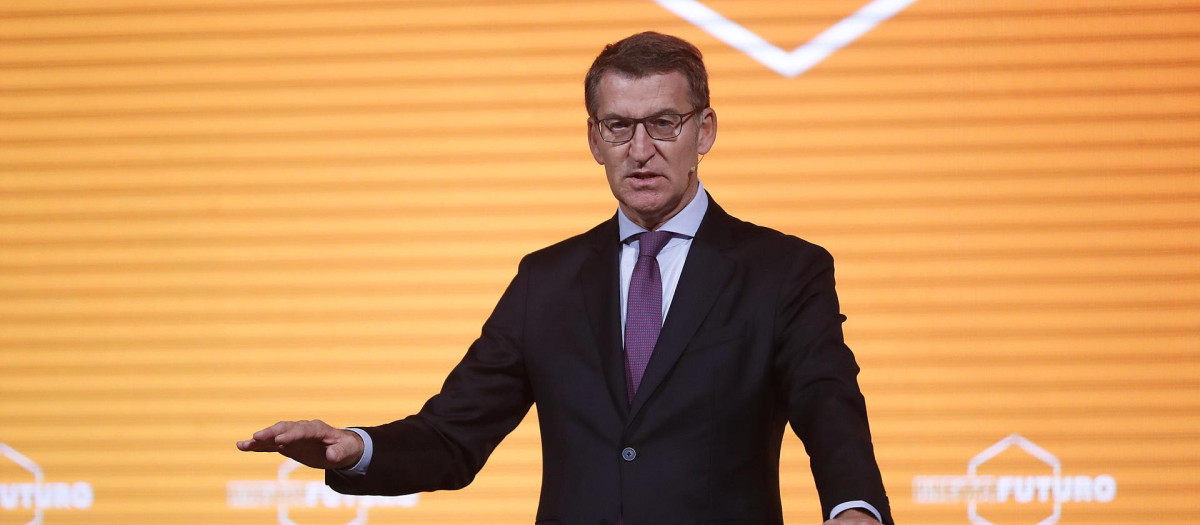 MADRID, 17/10/2023.- El líder del PP, Alberto Núñez Feijóo, interviene en la segunda jornada del foro Metafuro que organiza el grupo Atresmedia sobre ciudades del futuro, inteligencia artificial y cultura, este martes en Madrid. EFE/ J.P. Gandul