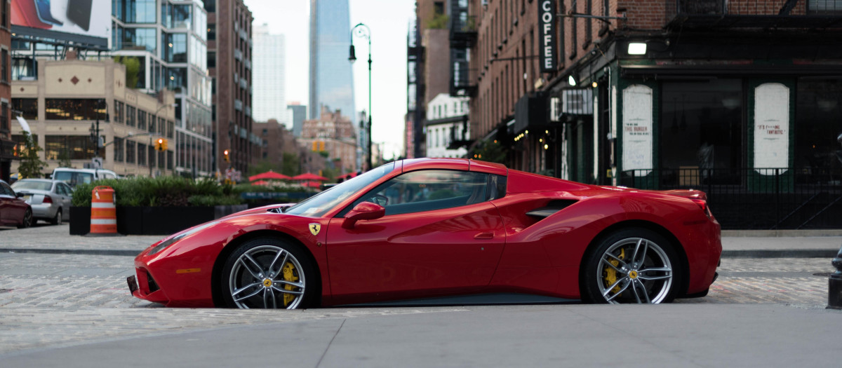Ferrari acepta el pago en bitcoin y ether