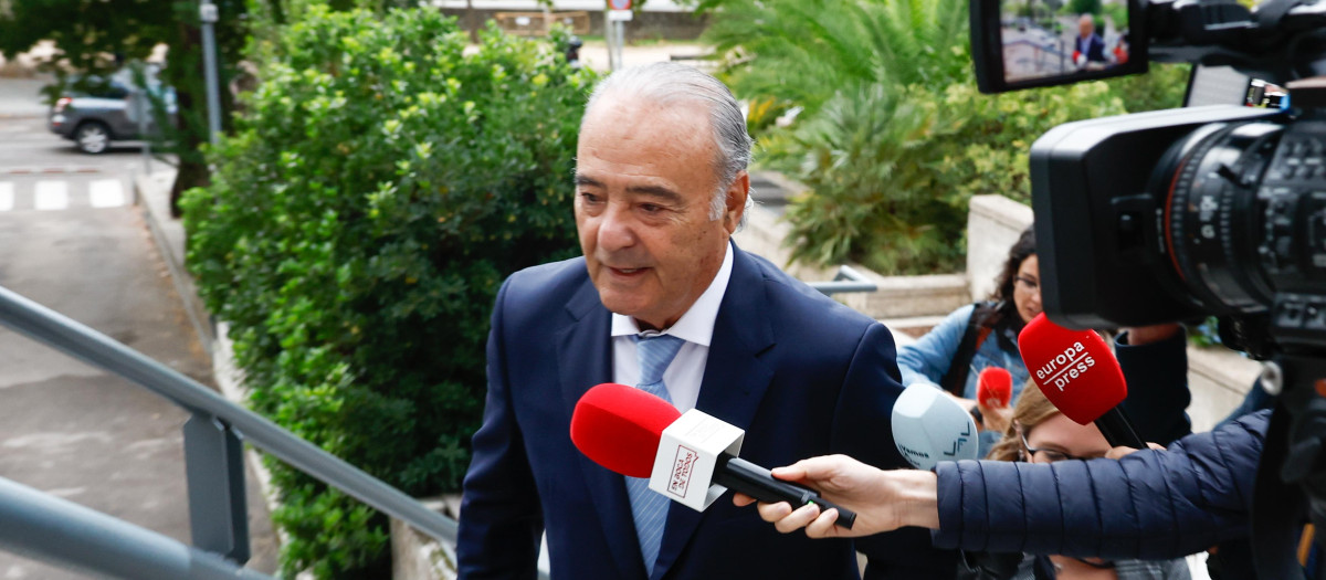 Carlos Iglesias arriving a trial in Madrid,17 October , 2023.