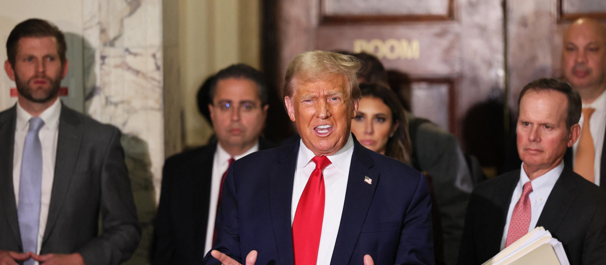 El expresidente Donald Trump tras salir del juzgado de Nueva York