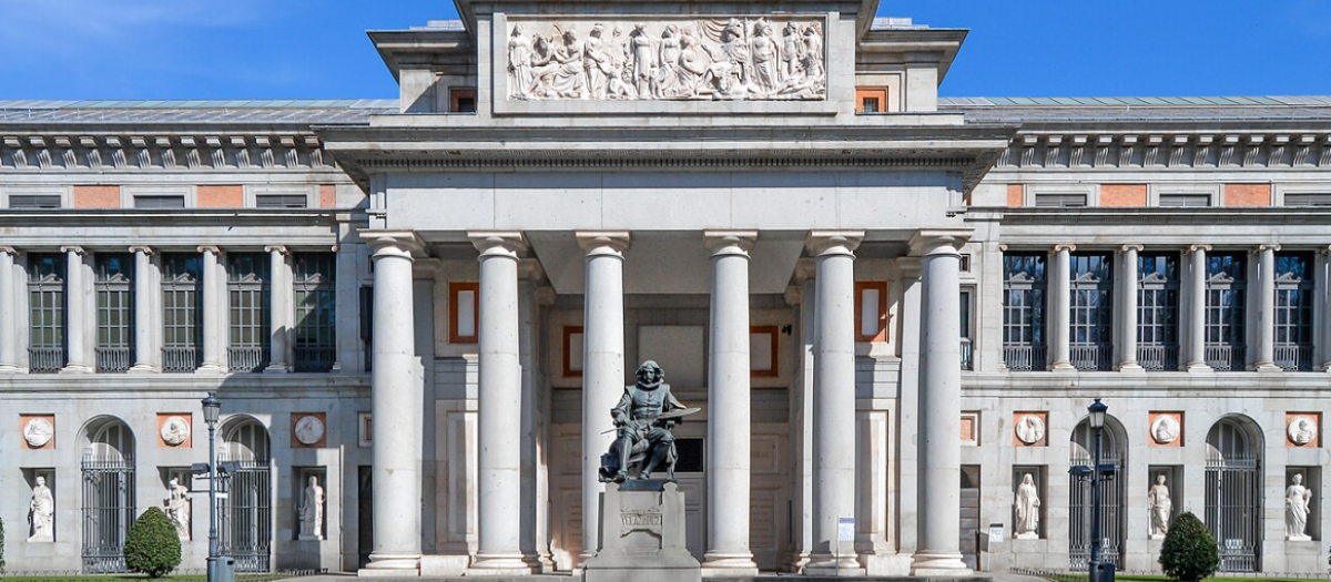 Puerta de Velázquez del Museo del Prado