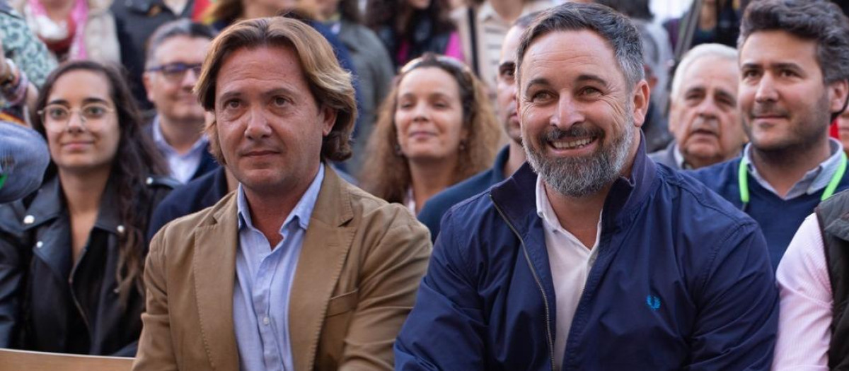 Jorge Campos Asensi, Santiago Abascal, Xisco Cardona y Maite de Medrano, en un acto de campaña para el 28-M