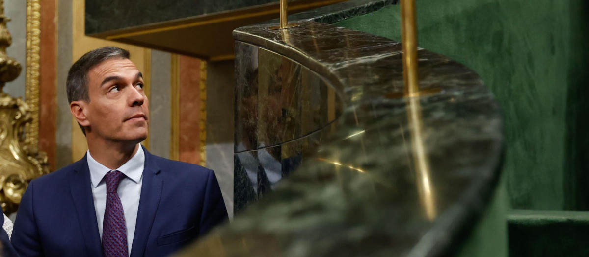 El presidente del Gobierno en funciones, Pedro Sánchez a su llegada al Congreso