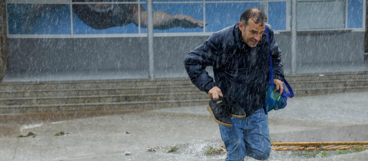 Numerosas incidencias por viento y lluvia, esta sábado en Santiago de Compostela