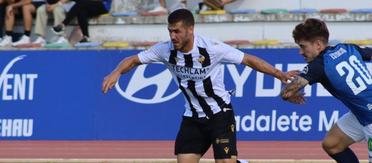 Partido entre el San Fernando y el Castellón