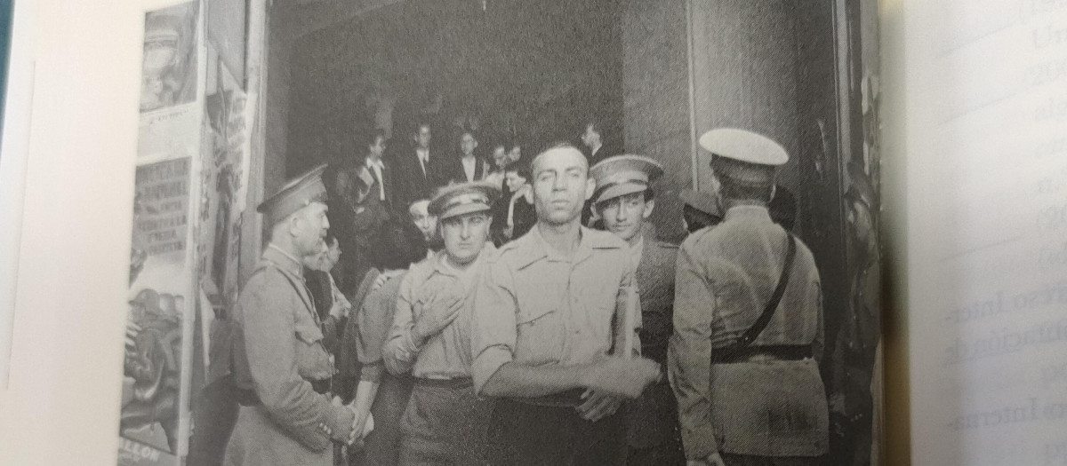 Imagen publicada en el libro La obra completa de Miguel Hernández, de Jesucristo Riquelme y Carlos R. Talamás