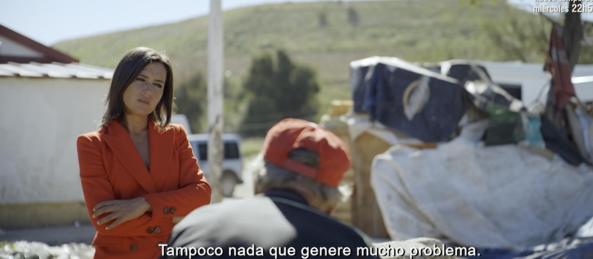 Alejandra Andrade, con un drogadicto en Cañada Real