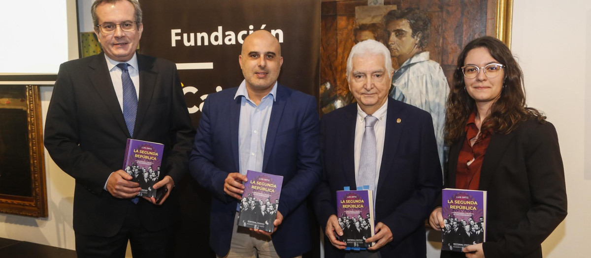 Presentación del libro 'La Segunda República', de Luis Ortiz