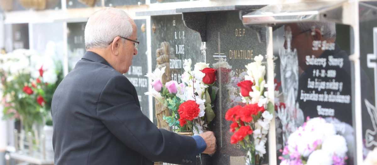 Día de Todos los Santos en los cementerio de San Rafael