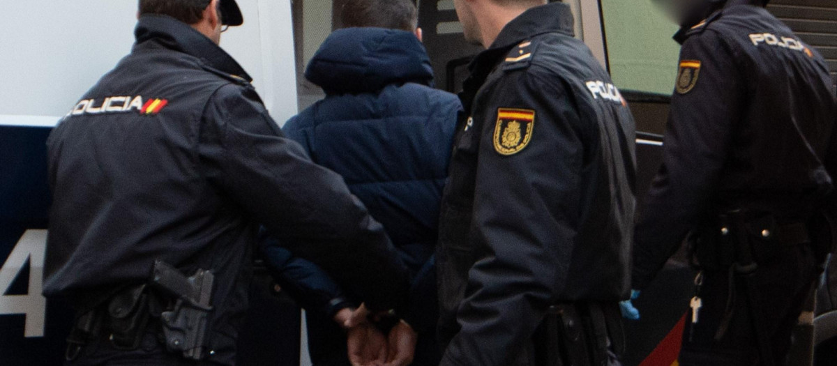 La Policía detiene a un violador, en una imagen de archivo