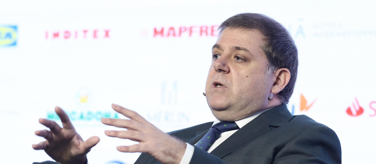 El presidente de Correos, Juan Manuel Serrano
