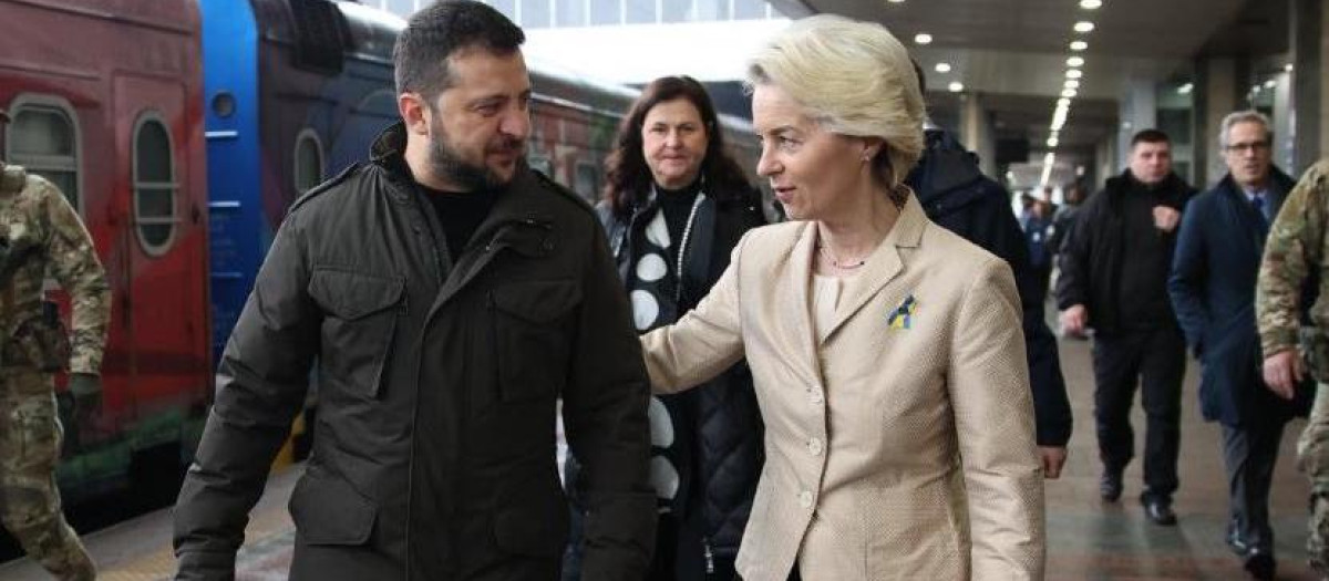 Von der Leyen y Zelenski, a su llegada a la estación de Kiev