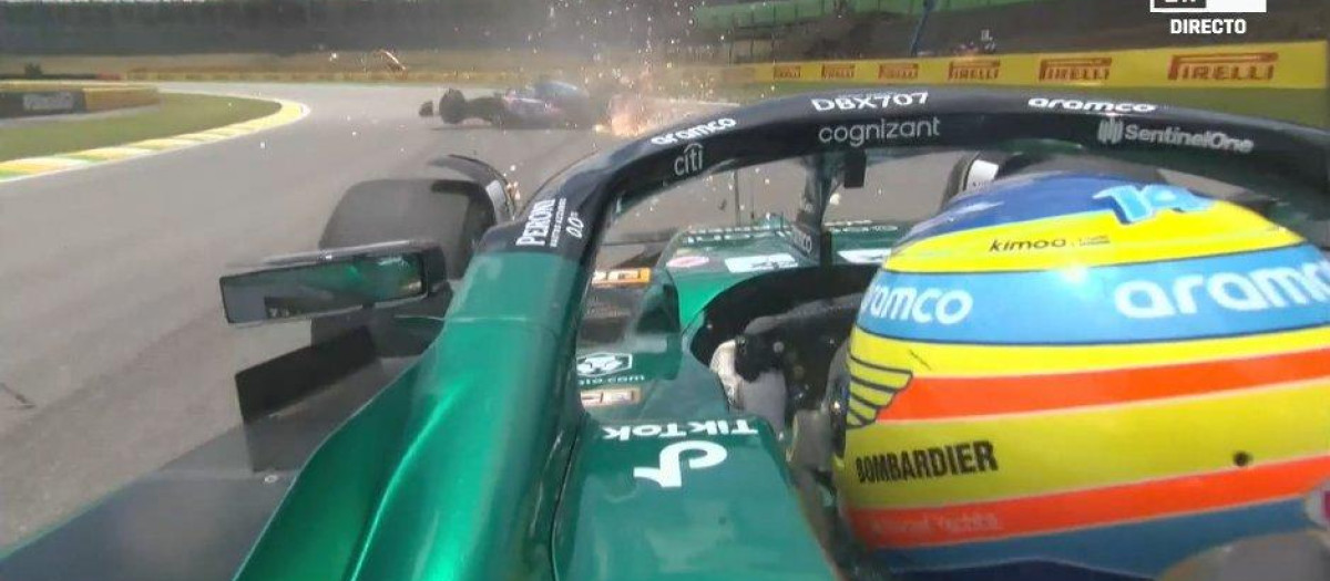 Esteban Ocon y Fernando Alonso han vivido un momento tenso en Interlagos
