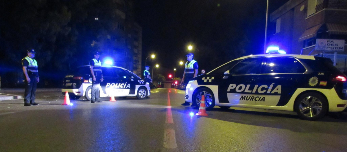 Dos patrullas de la Policía Local de Murcia