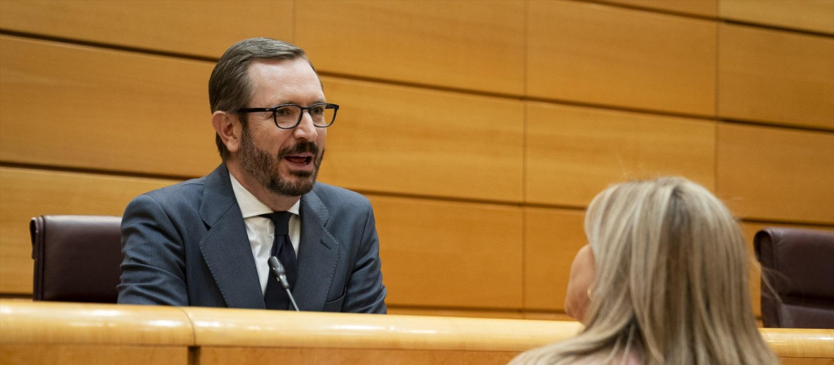 El portavoz del PP en el Senado, Javier Maroto, durante una sesión plenaria en el Senado, a 17 de octubre de 2023, en Madrid (España). Durante el pleno del Senado, el Partido Popular ha expresado su oposición a la amnistía a través de una moción no vinculante presentada por el Partido Popular (PP), que también rechaza las negociaciones políticas que puedan afectar a los fundamentos de la Constitución. La moción presentada esta vez por el PP menciona explícitamente la amnistía en la exposición de motivos, mientras que en la parte propositiva hace una alusión indirecta al hablar de «privilegios legales» otorgados a los responsables del proceso independentista. La moción se divide en cuatro puntos y tiene como objetivo poner freno a la «tergiversación de los conceptos políticos».
17 OCTUBRE 2023;SENADO;PP;MOCION;AMNISTIA
A. Pérez Meca / Europa Press
17/10/2023