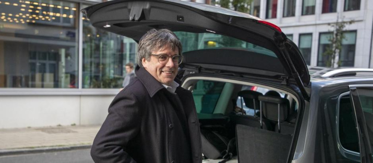 El expresidente de la Generalitat Carles Puigdemont a su salida del Parlamento Europeo, en Bruselas