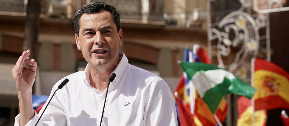 El presidente de la Junta de Andalucía, Juanma Moreno, en un acto contra la amnistía