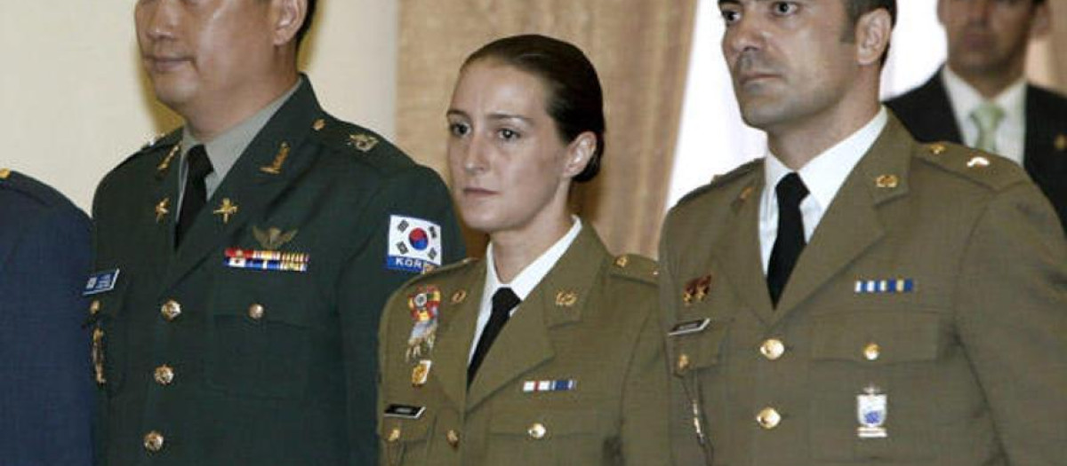 En 2009, la entonces comandante del Ejército de Tierra María Gracia Cañadas García-Vaquero fue la primera mujer que accedía al Estado Mayor