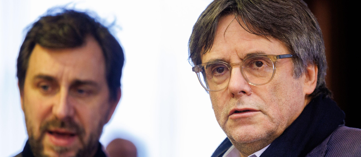 Carles Puigdemont junto a Toni Comin