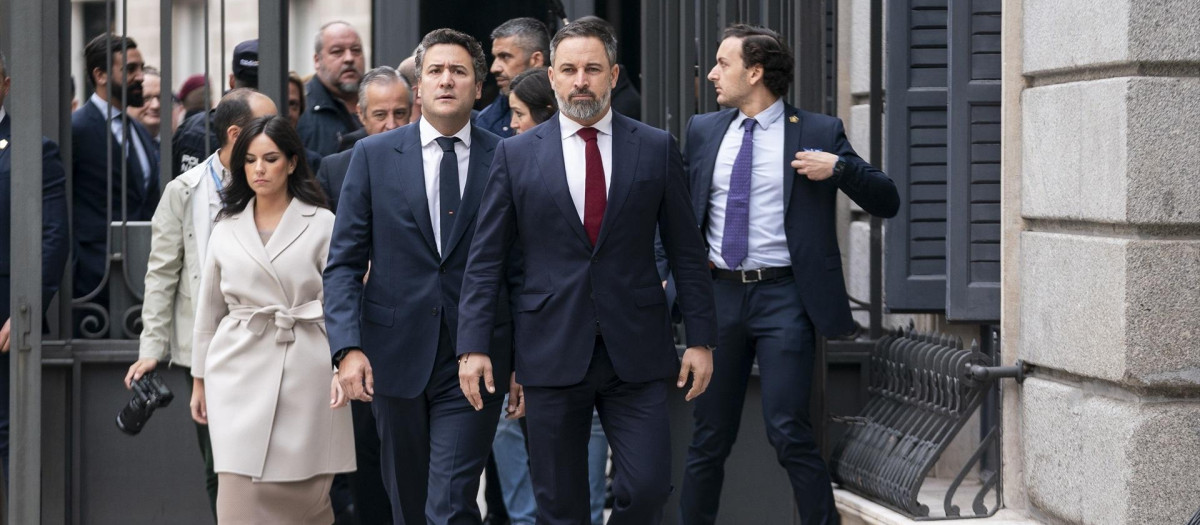 El líder de Vox, Santiago Abascal, a su llegada al acto de jura de la Constitución ante las Cortes